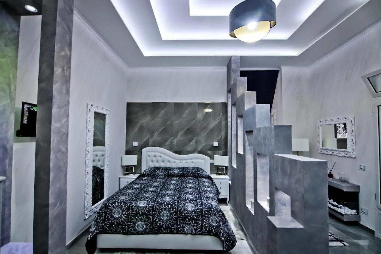 Apartment Cuore Di Napoli Italy